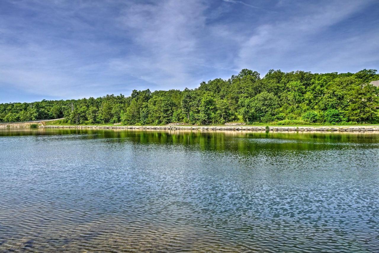 Branson West Cabin With Pool Access And Golfing Dış mekan fotoğraf
