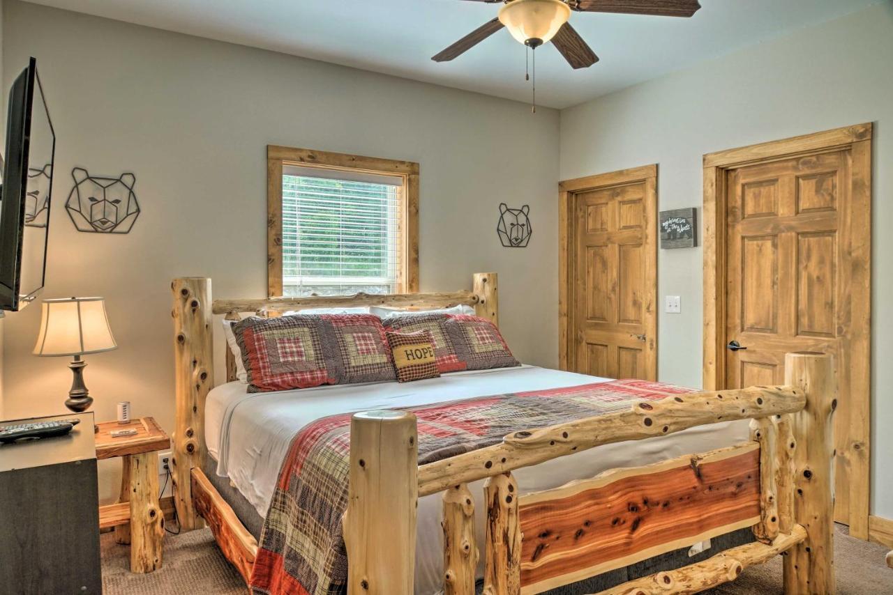 Branson West Cabin With Pool Access And Golfing Dış mekan fotoğraf