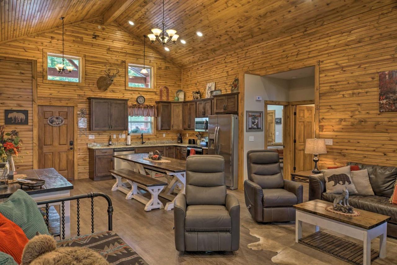 Branson West Cabin With Pool Access And Golfing Dış mekan fotoğraf